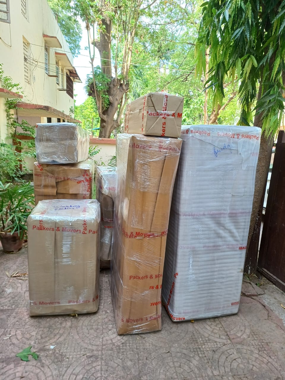 Lucknow to Mumbai Shifting